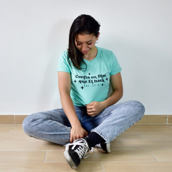 Camiseta Confìa En Dios Que Él Hará - Imagen 2