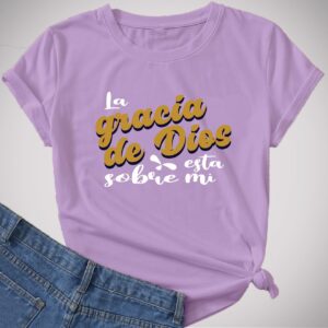 Camiseta La Gracia De Dios Está Sobre Mi